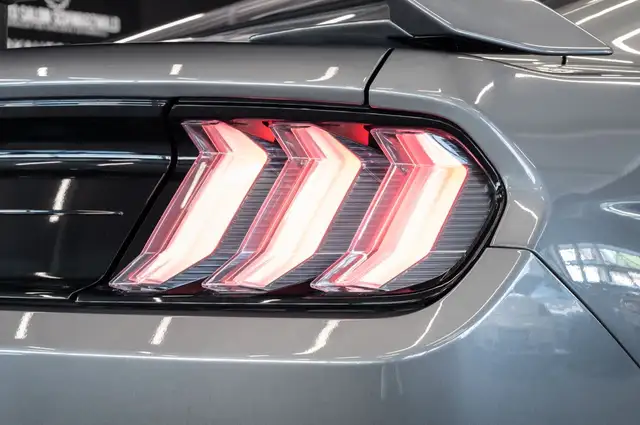 Ford Mustang view 8