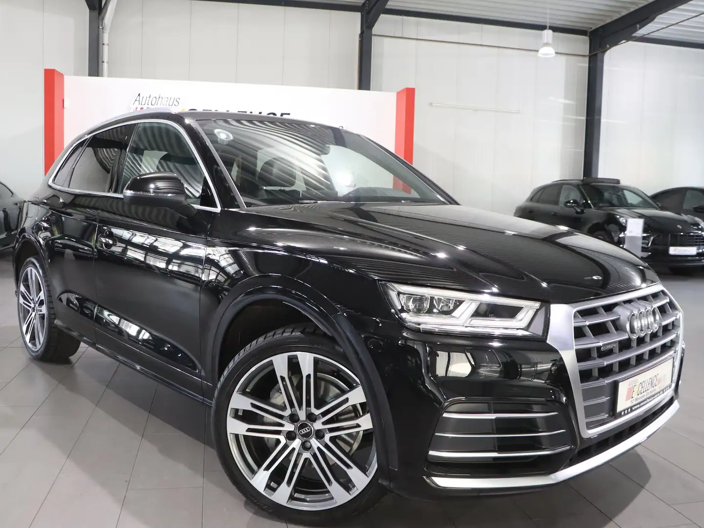 Audi Q5 45 TFSI QUATTRO S-LINE SPORTPAKET PLUS Schwarz - 2