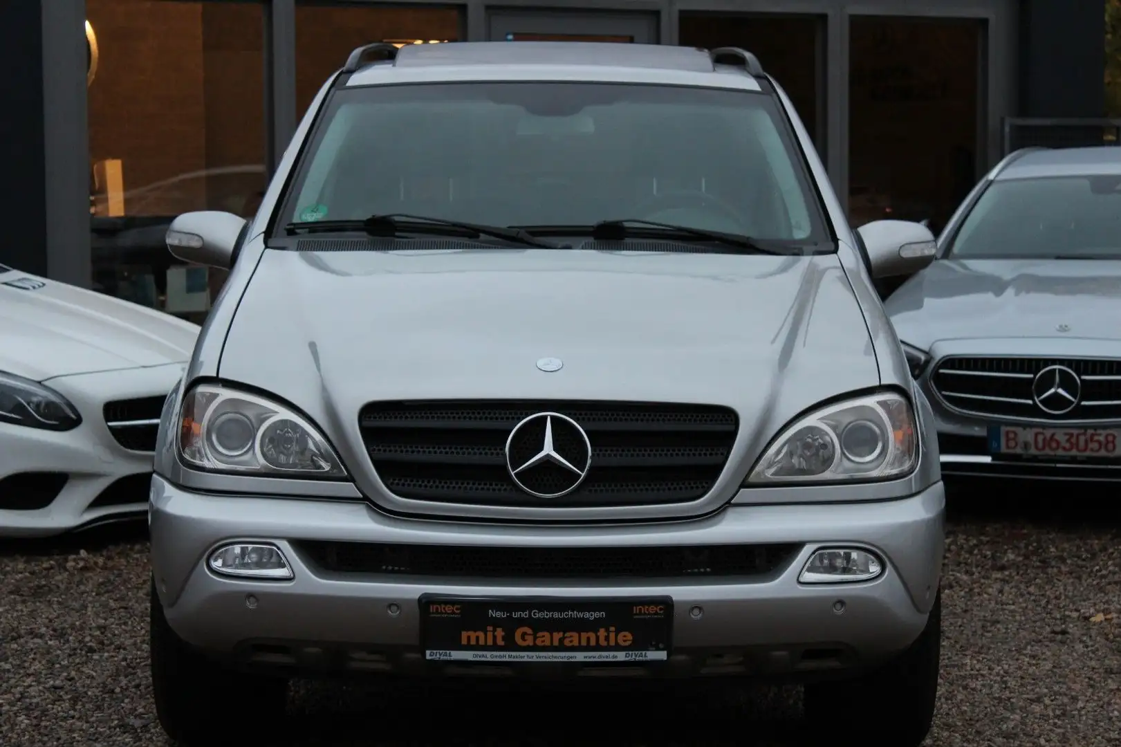 Mercedes-Benz ML 270 CDI DPF Inspiration Aut 4x4 LEDER PDC Argent - 2