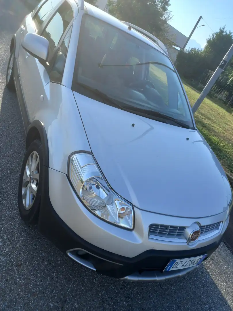 Fiat Sedici 1.6 16v Dynamic 4x2 120cv Grigio - 1