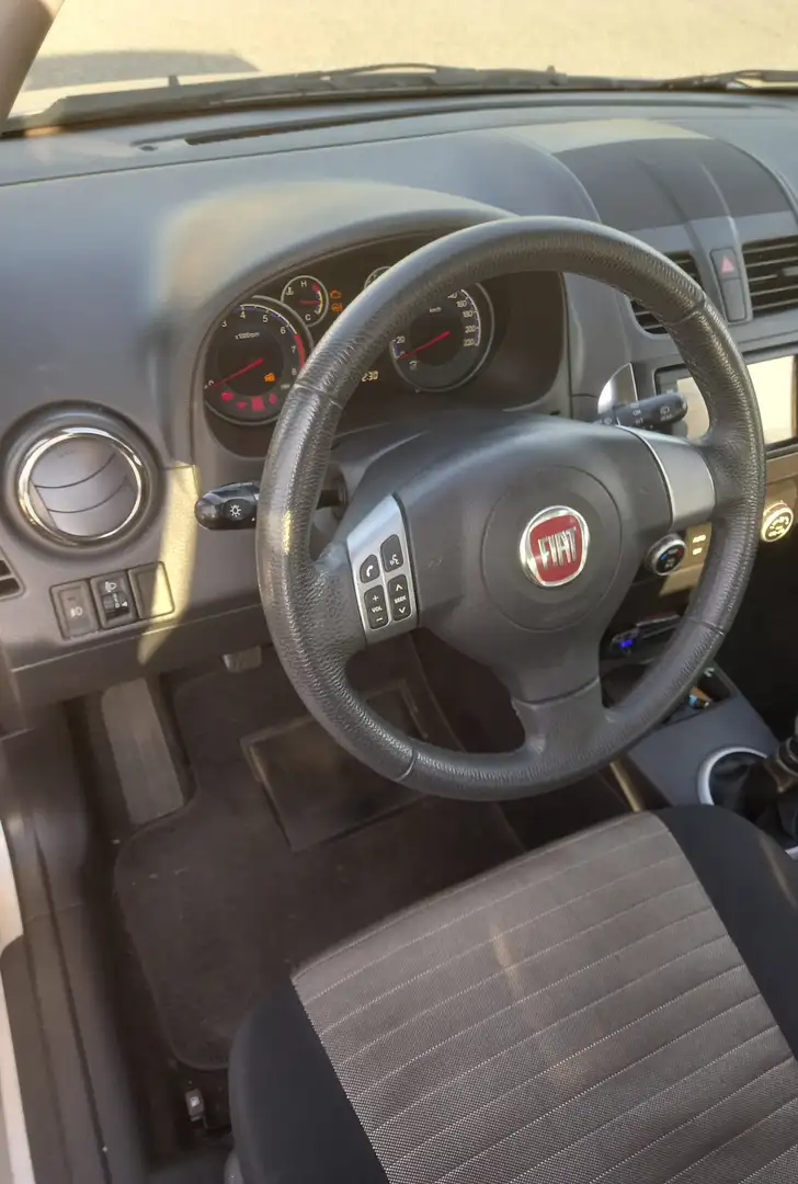 Fiat Sedici 1.6 16v Dynamic 4x2 120cv Grigio - 2