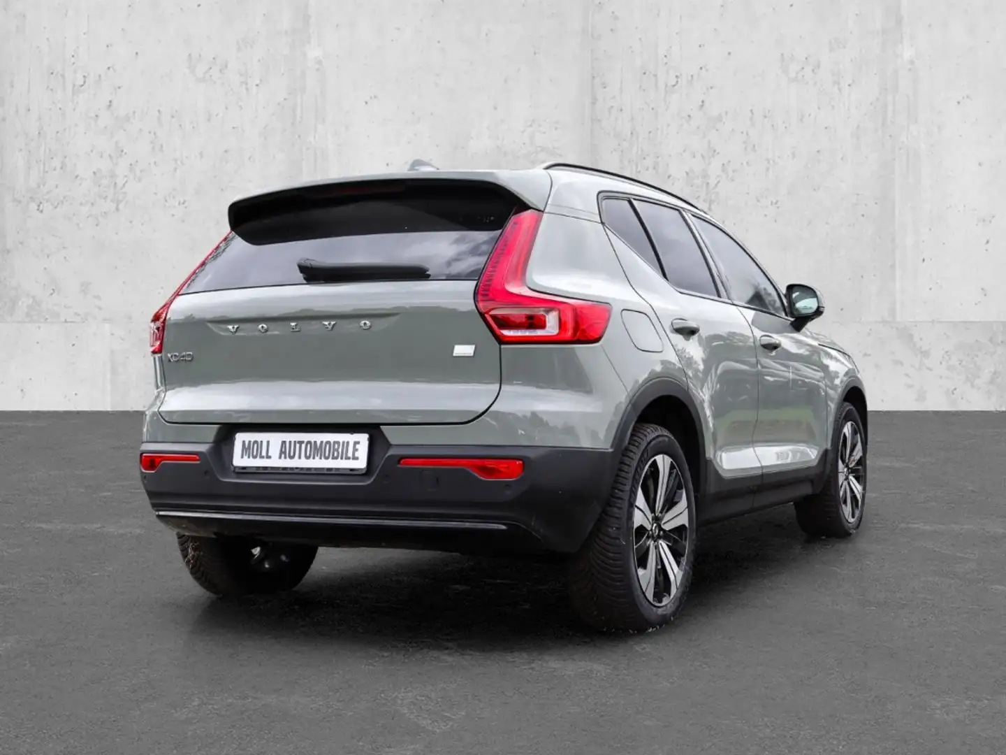 Volvo XC40 Plus Dark Recharge Plug-In Hybrid 2WD T4 Twin Engi Grün - 2