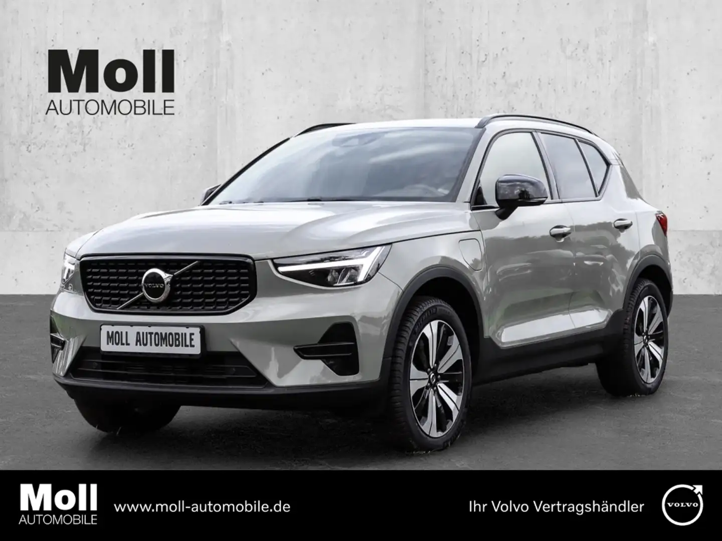 Volvo XC40 Plus Dark Recharge Plug-In Hybrid 2WD T4 Twin Engi Grün - 1
