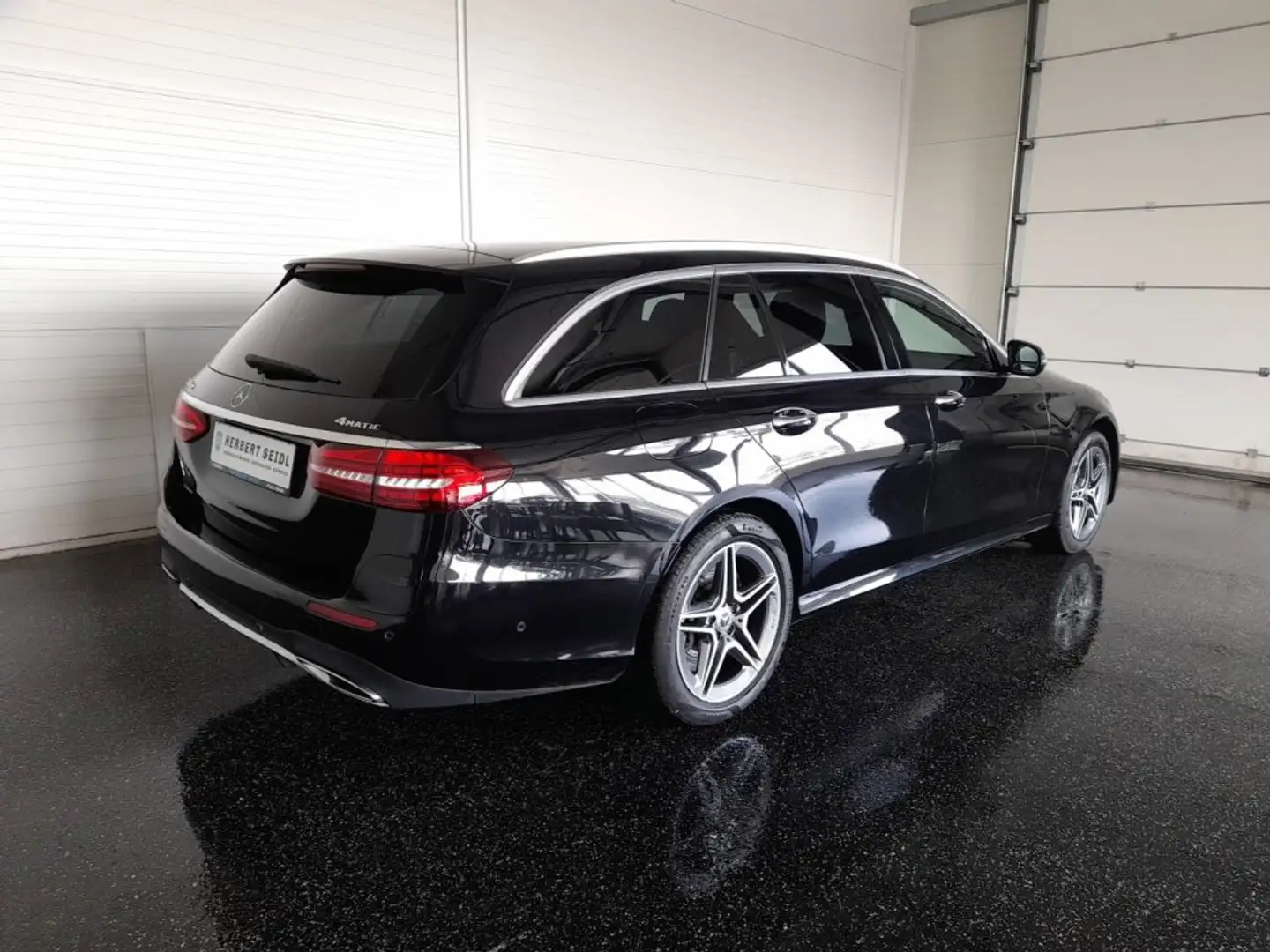 Mercedes-Benz E 300 de T AMG-LINE PHEV 4x4 Aut *VOLL LED / NAVI / VIRTUELL / TEILLEDER / KAMERA / LUFTFEDERUNG / BURMISTER SOUND* Schwarz - 2