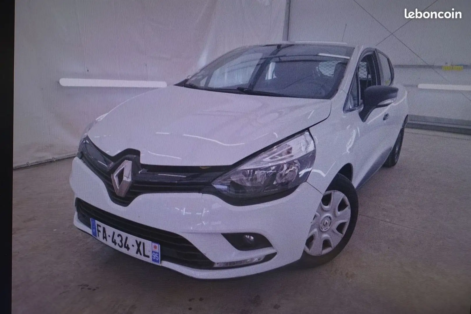 Renault Clio IV STE 0.9 TCE 75CH ENERGY AIR E6C Blanc - 1