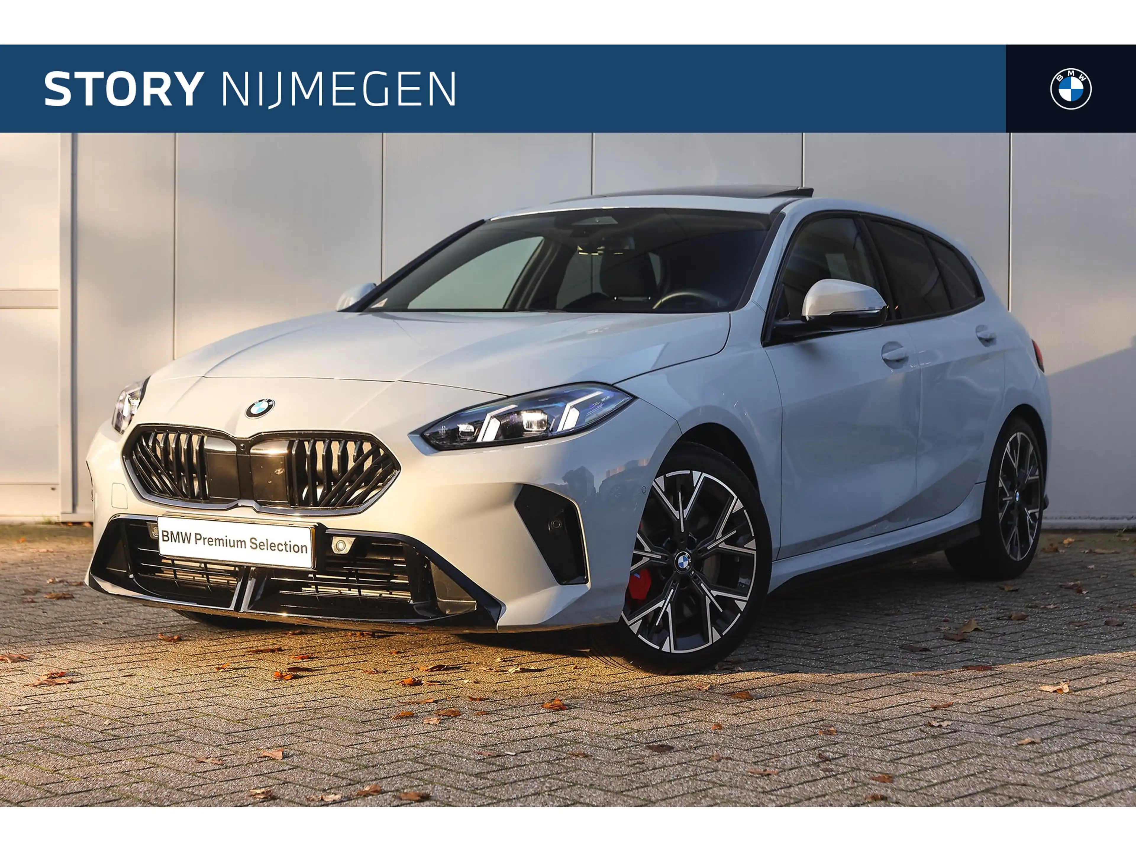 BMW 120 1 Serie M Sport Automaat / Sportstoelen / Panorama