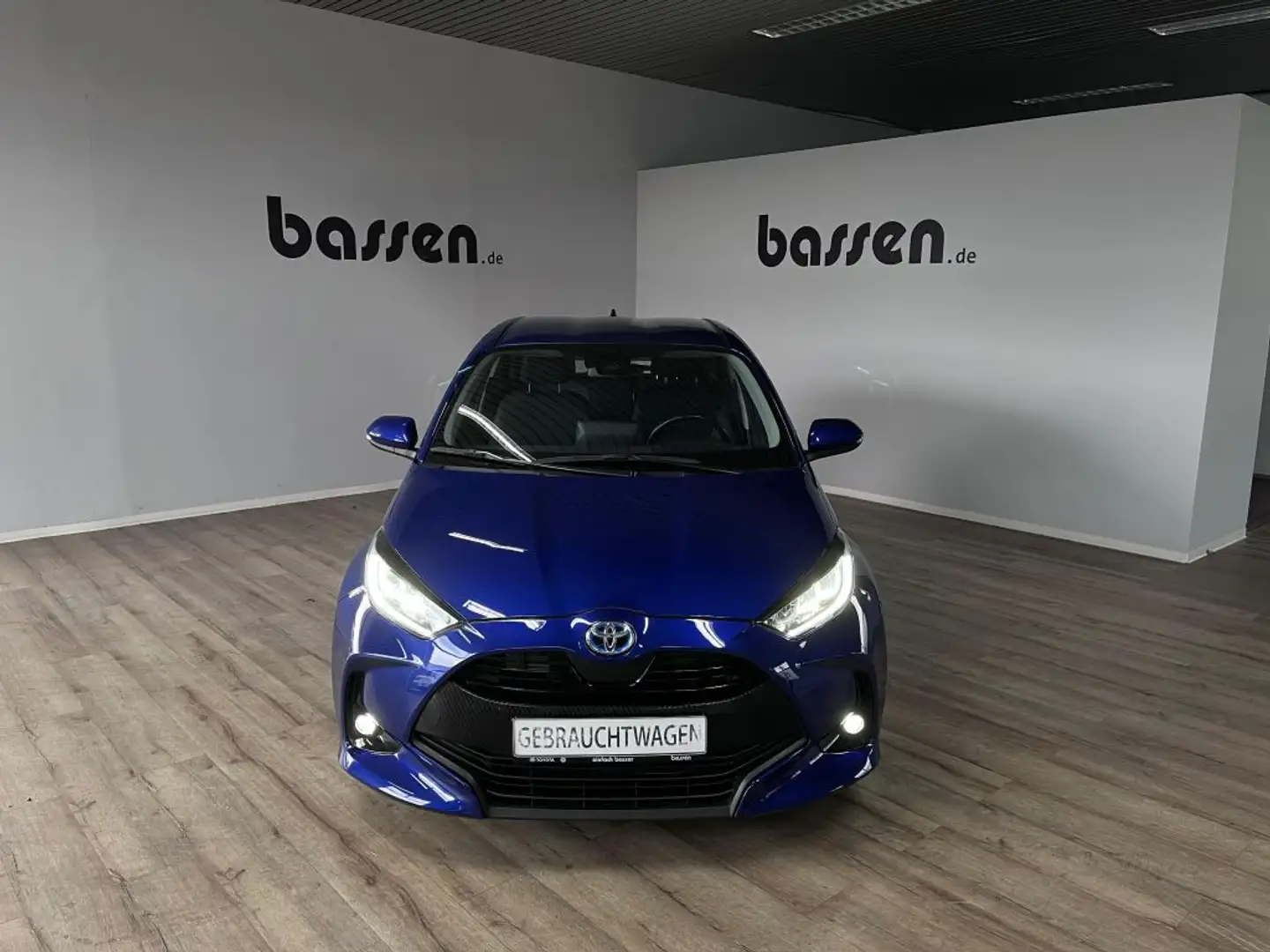 Toyota Yaris Hybrid 1.5 VVT-i Team Deutschland Azul - 1