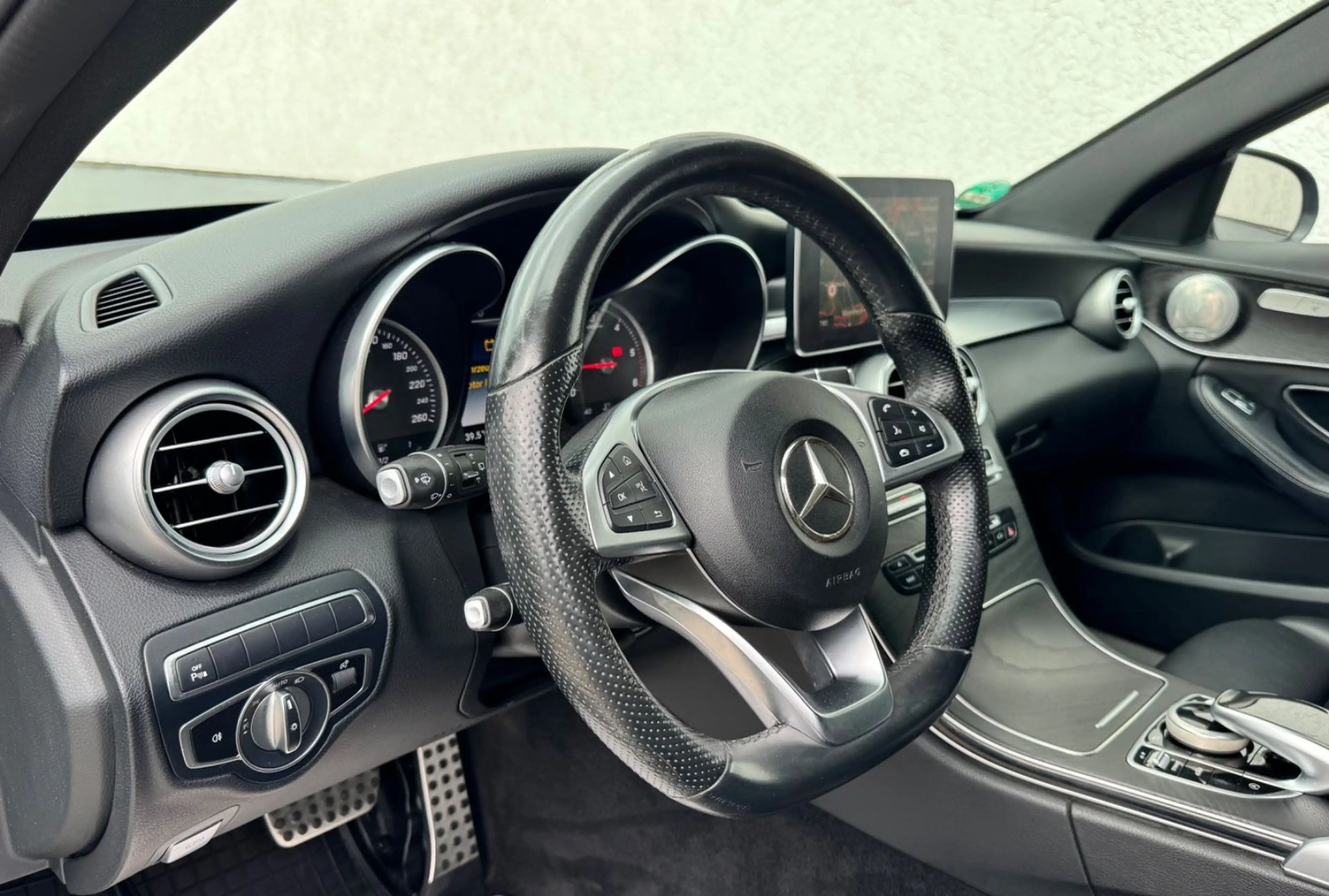 Mercedes-Benz C 250 BT d AMG Airm. Leder Amb. LED Kam. — photo 8