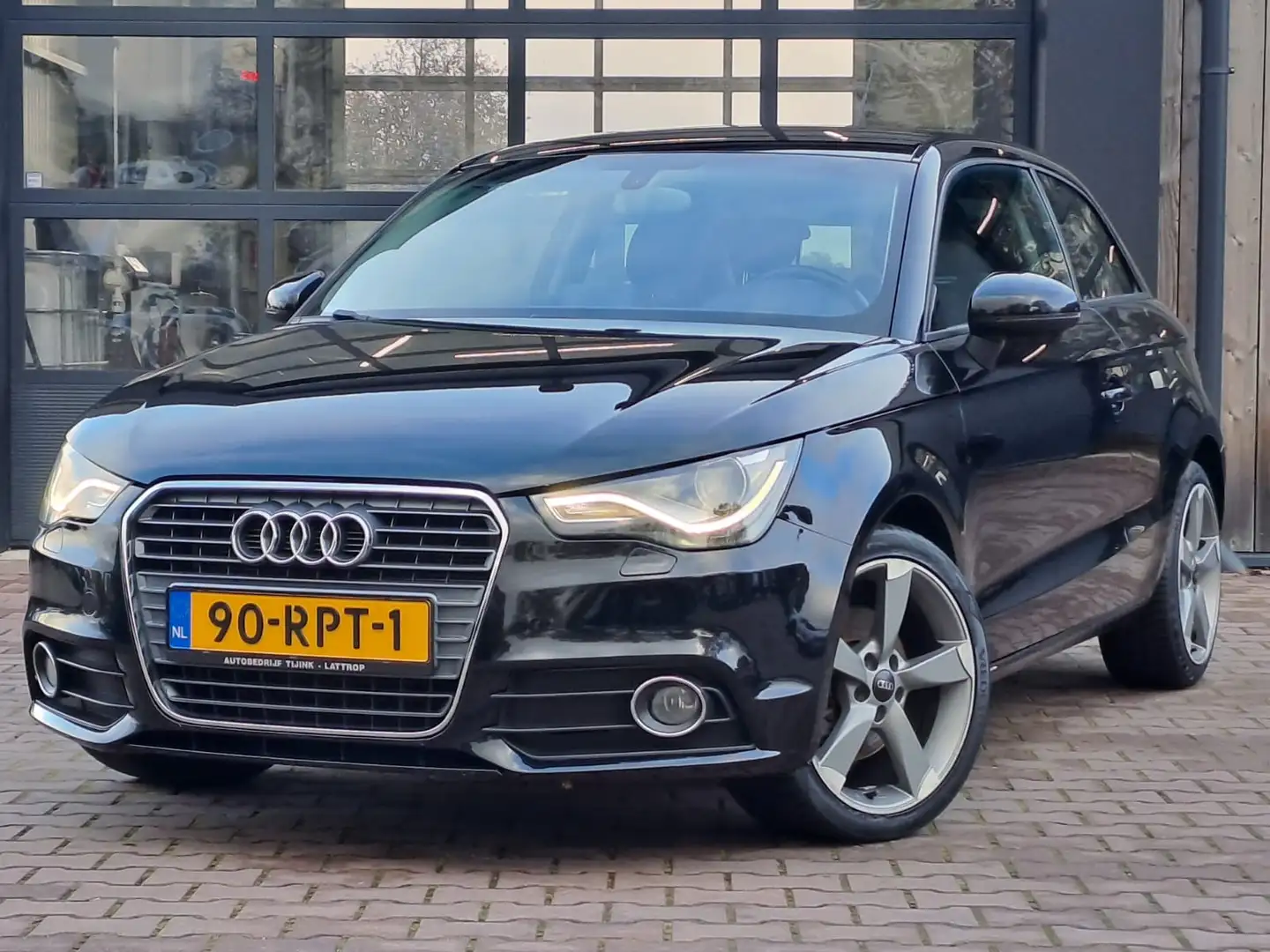 Audi A1 1.4 TFSI Attraction | Automaat | Airco | Xenon | N Negru - 1