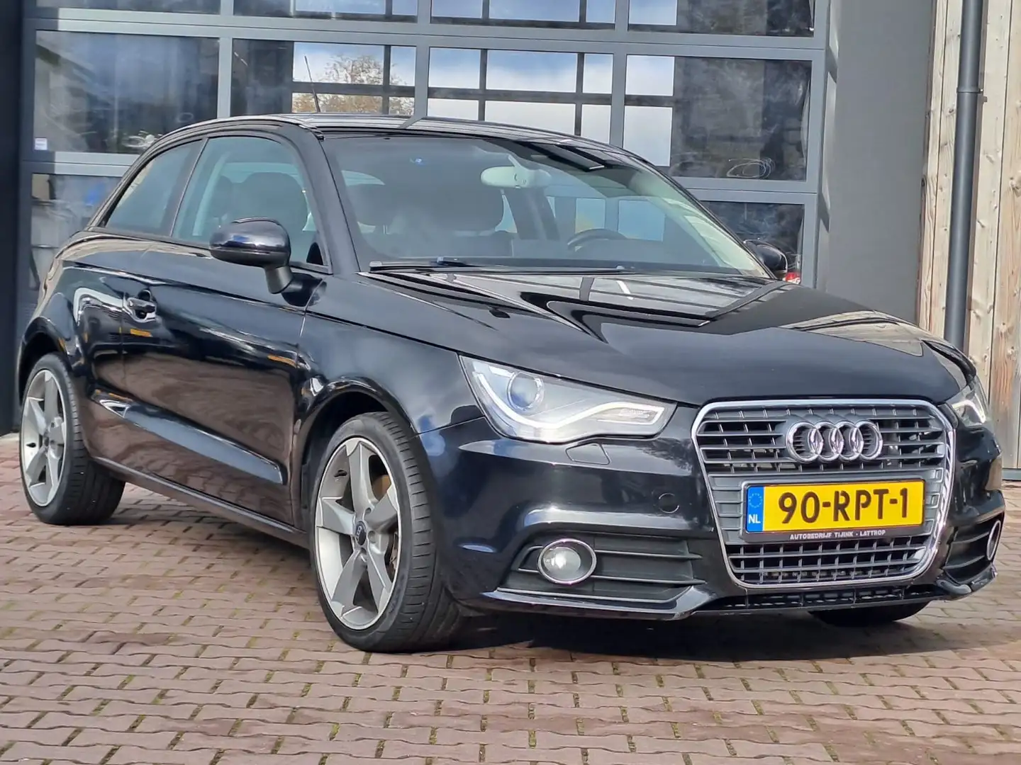 Audi A1 1.4 TFSI Attraction | Automaat | Airco | Xenon | N Negru - 2