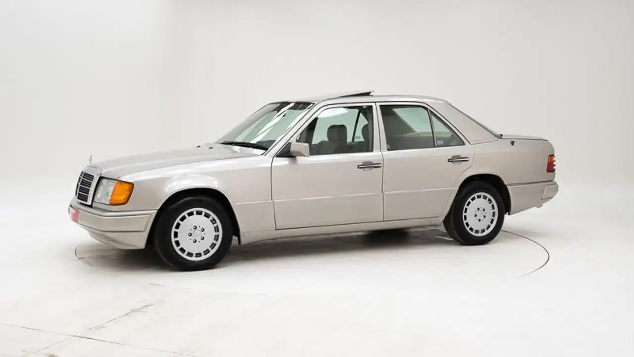 Mercedes-Benz E 300