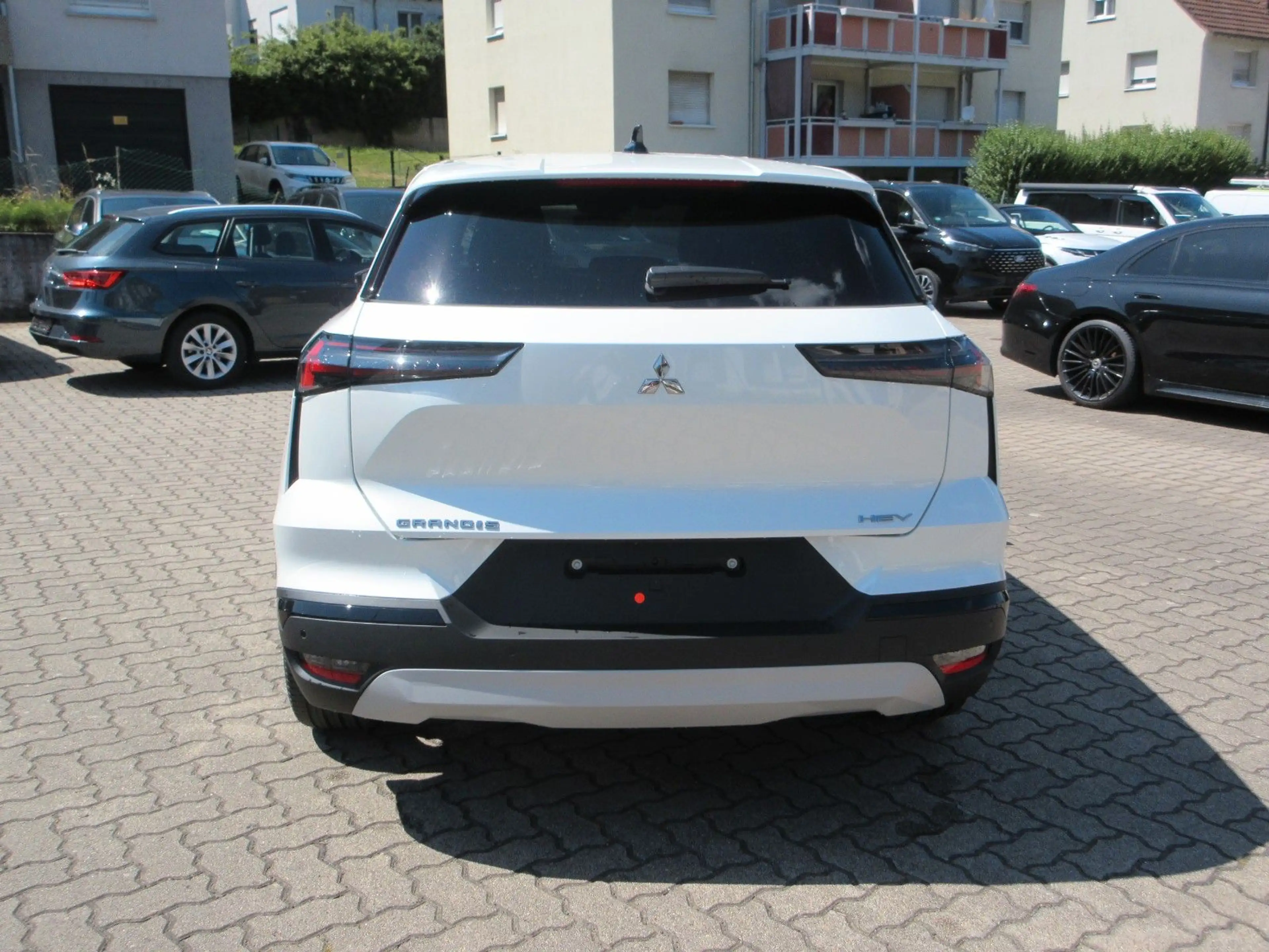 Mitsubishi Grandis 1.8 Hybrid Benziner Intro Edition — photo 6