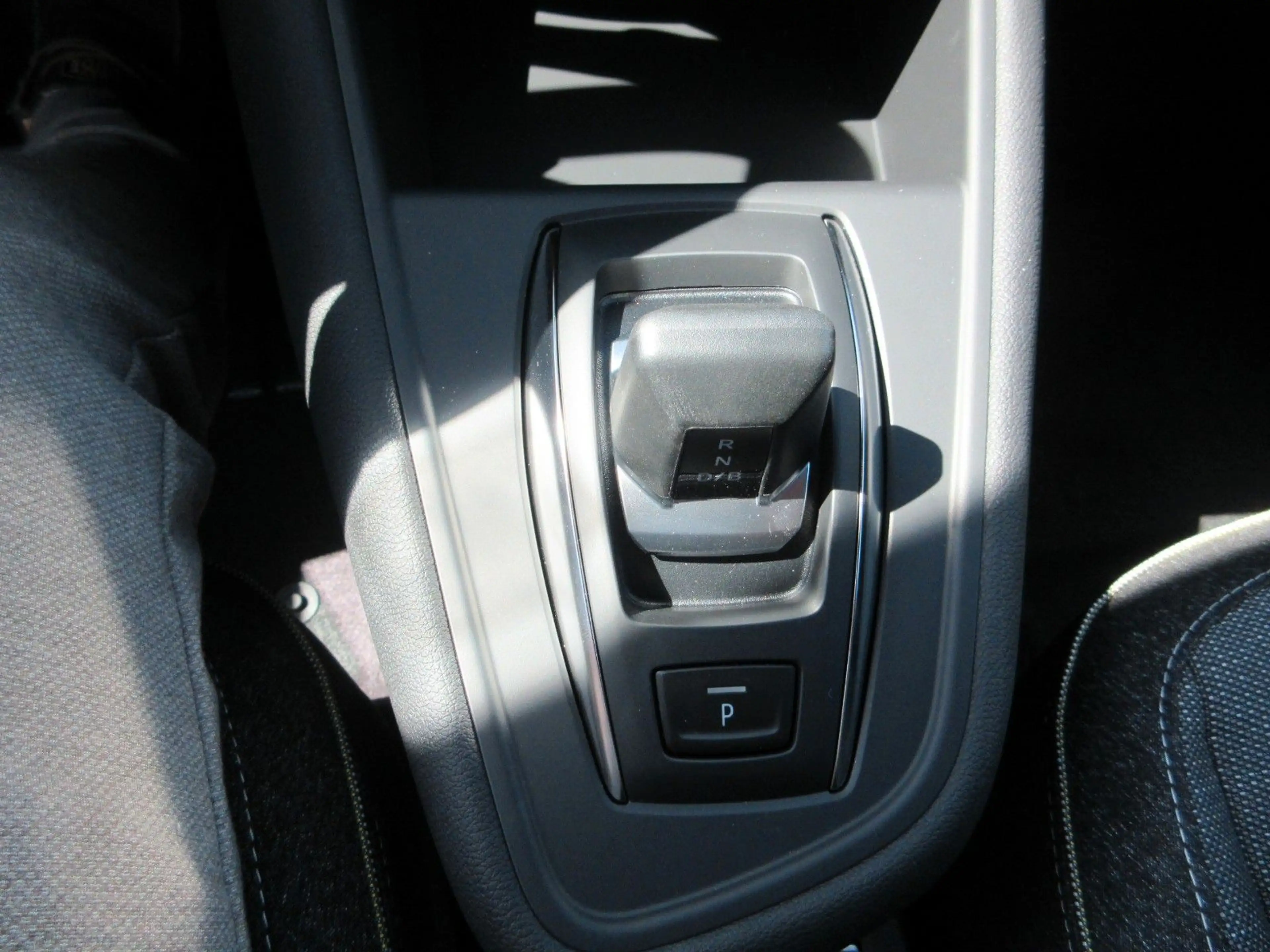 Mitsubishi Grandis 1.8 Hybrid Benziner Intro Edition — photo 15
