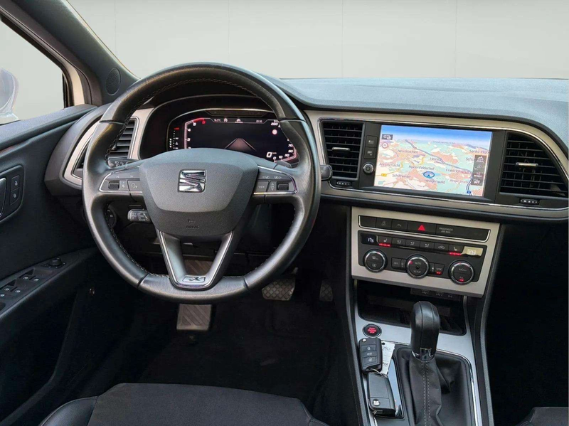 SEAT Leon ST Xcellence BEATS DIGITAL ALCANTARA SPUR — photo 13