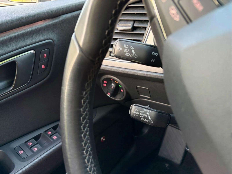 SEAT Leon ST Xcellence BEATS DIGITAL ALCANTARA SPUR — photo 9