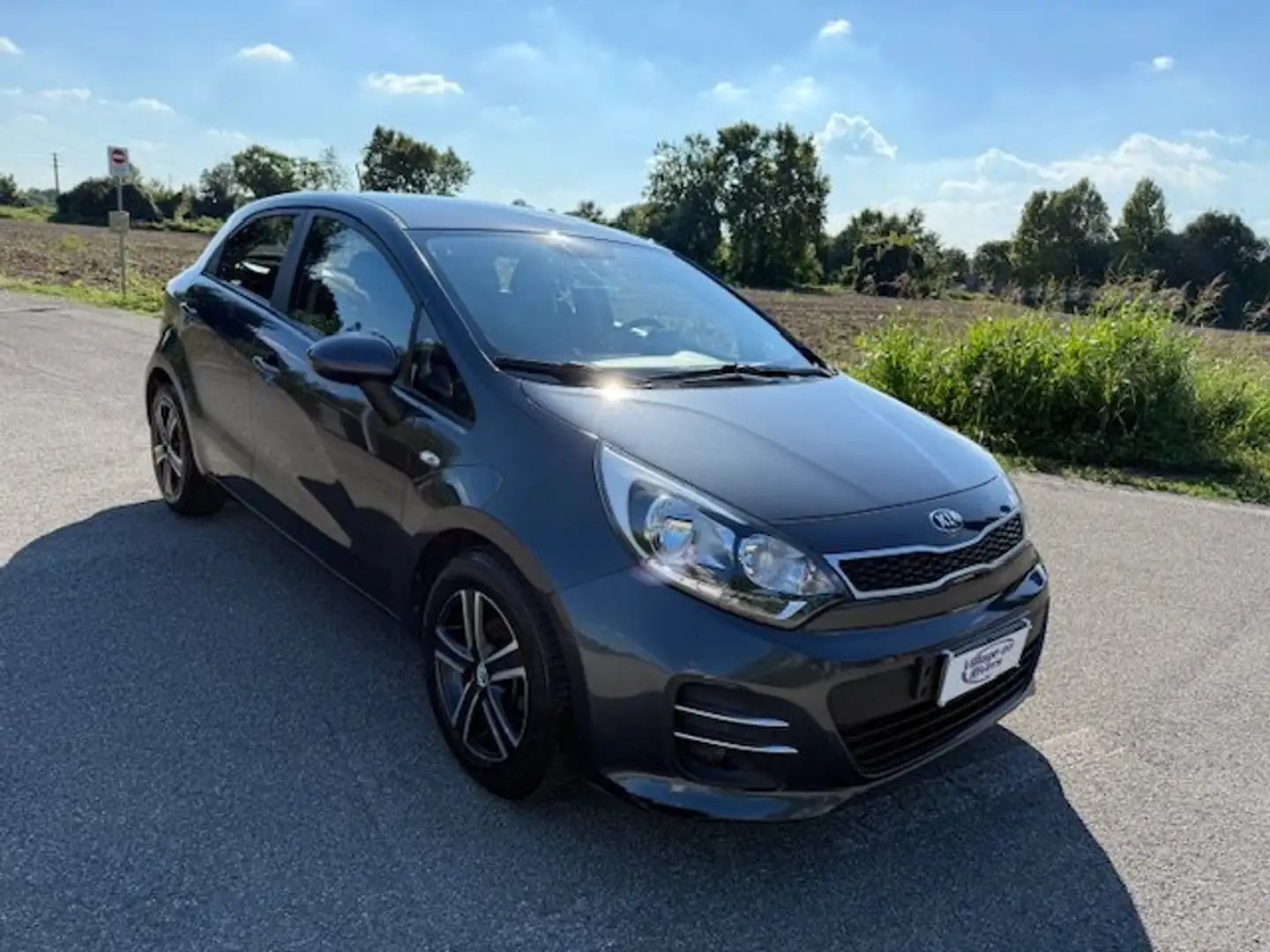 Kia Rio Rio III 2011 5p 1.2 cvvt Active E6 Gris - 1