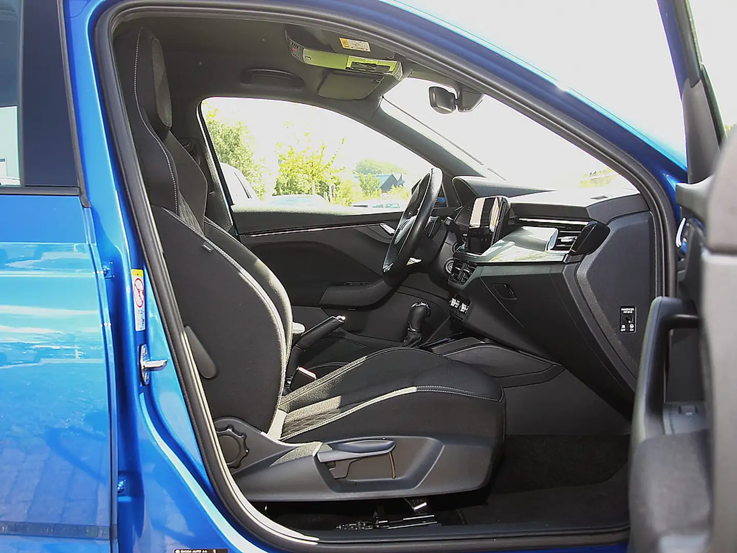 Skoda Kamiq 1.0 TSI Style DSG NAVI KAM VIRT LED SHZ Blau - 2