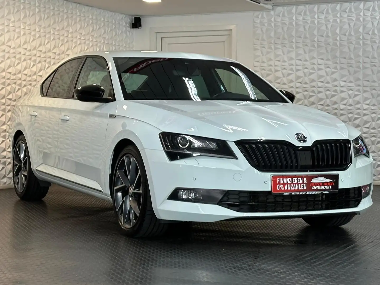 Skoda Superb 2.0TDI SPORTLINE BLACK ACC#CAM#NAVI#SHZ Weiß - 2