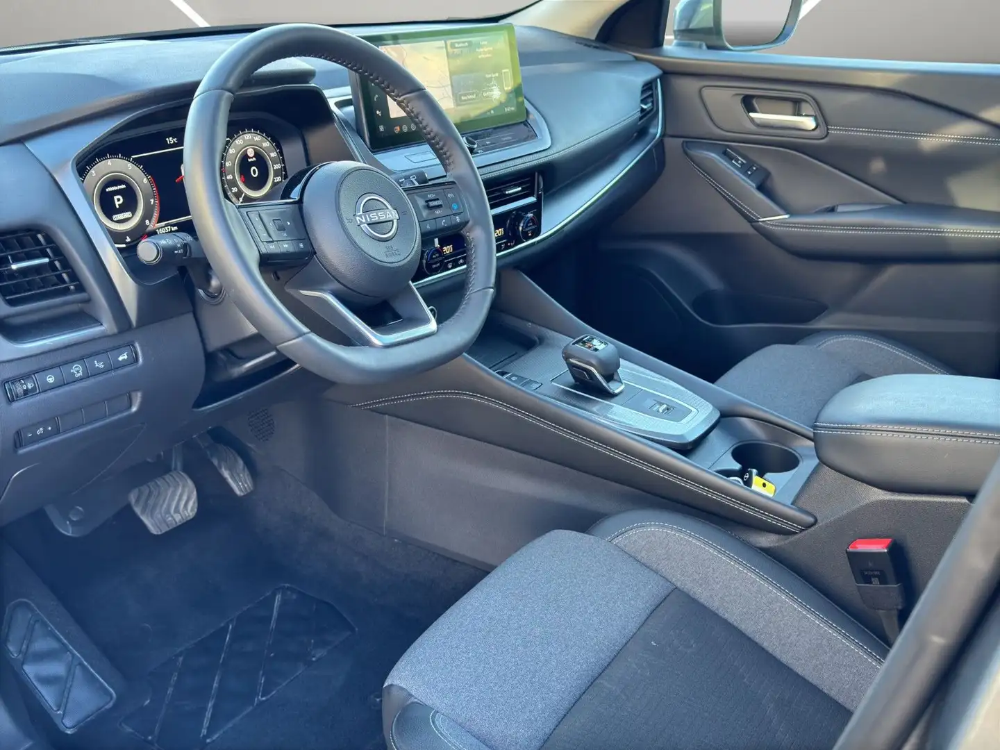 Nissan Qashqai 1.3DIG-T MHEV Automatik N-Connecta Gris - 2