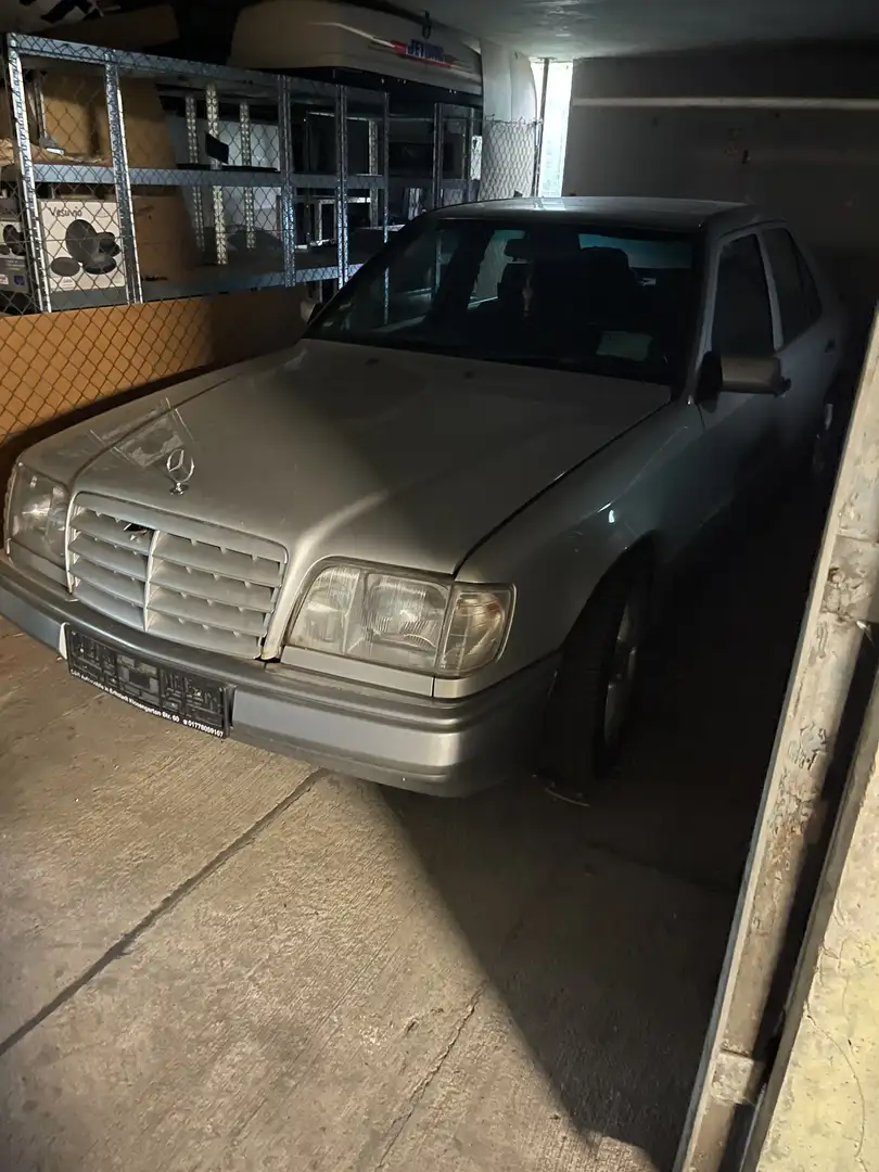 Mercedes-Benz E 200 - 2