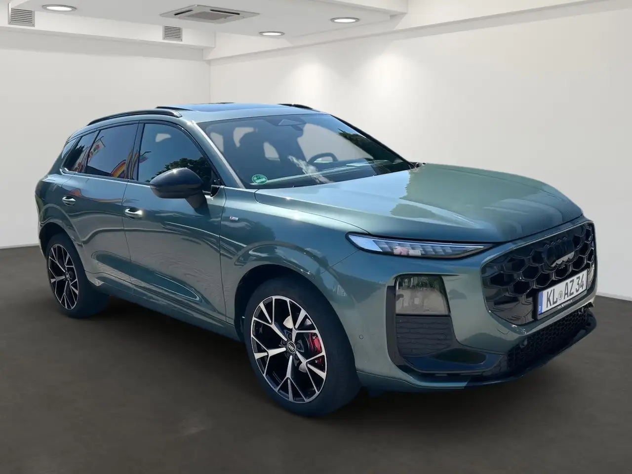 Audi Q3 SUV 2 x S line Dig. Matrix LED Pano Tech pro 3