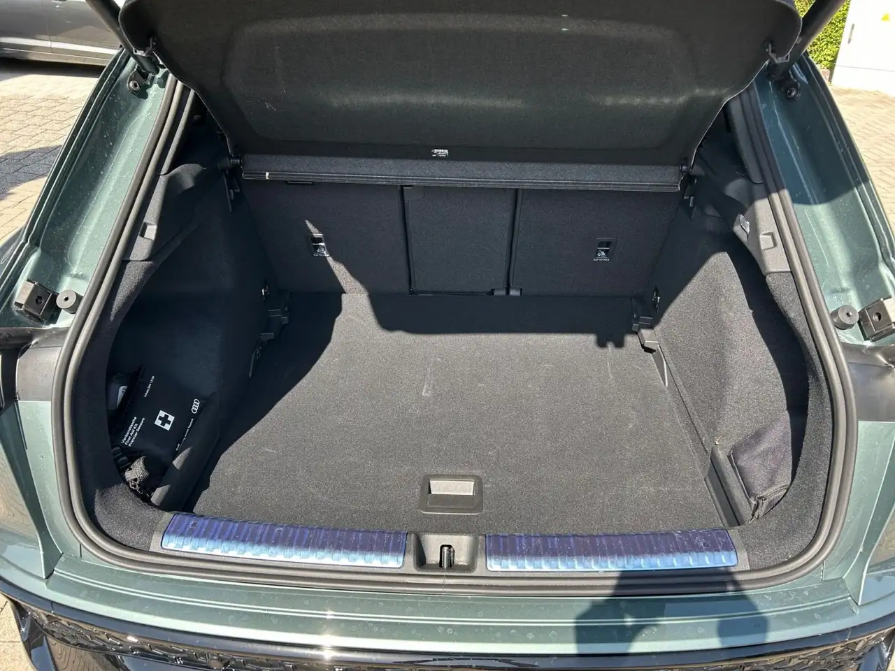Audi Q3 SUV 2 x S line Dig. Matrix LED Pano Tech pro 11