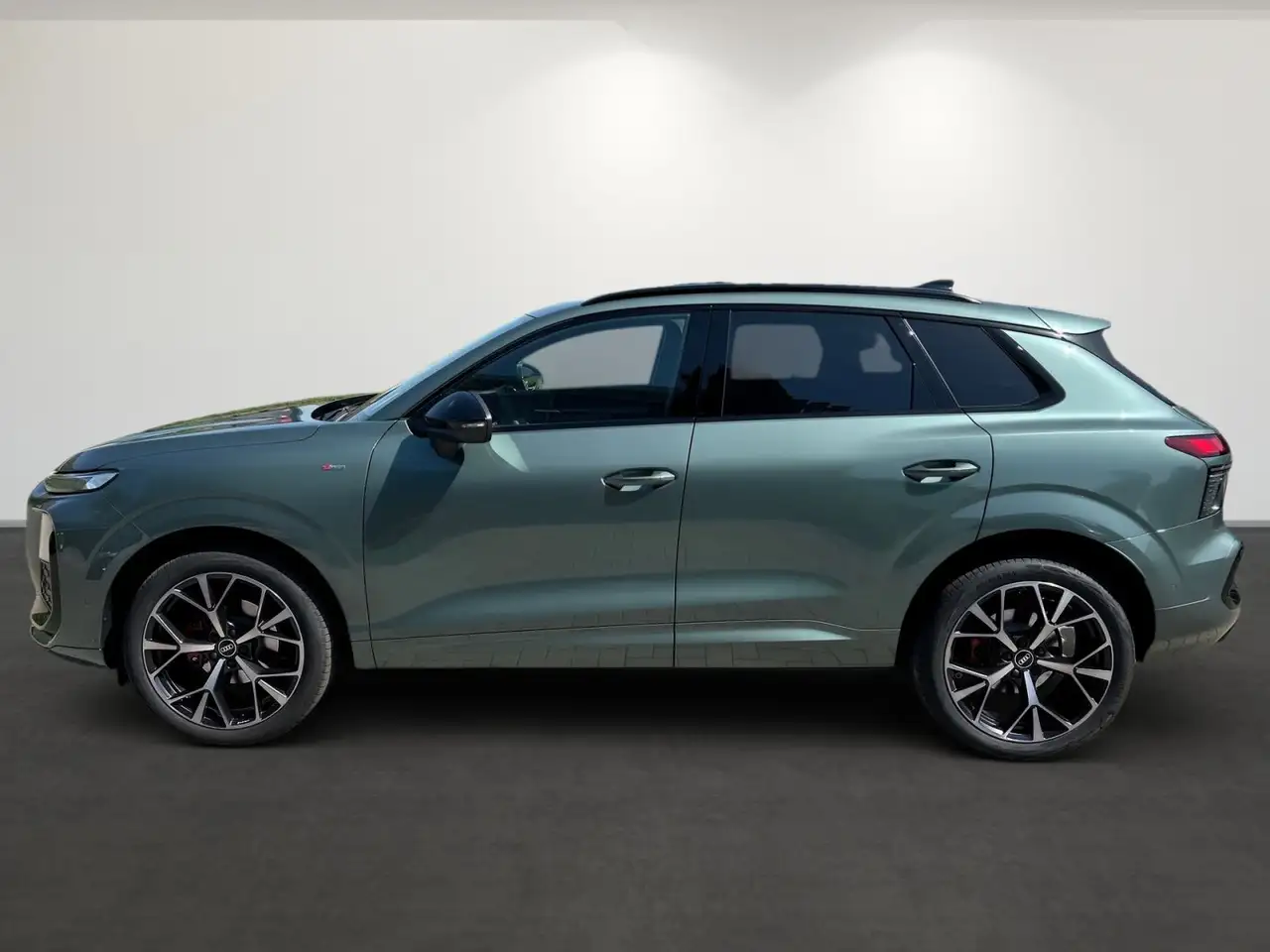 Audi Q3 SUV 2 x S line Dig. Matrix LED Pano Tech pro 7