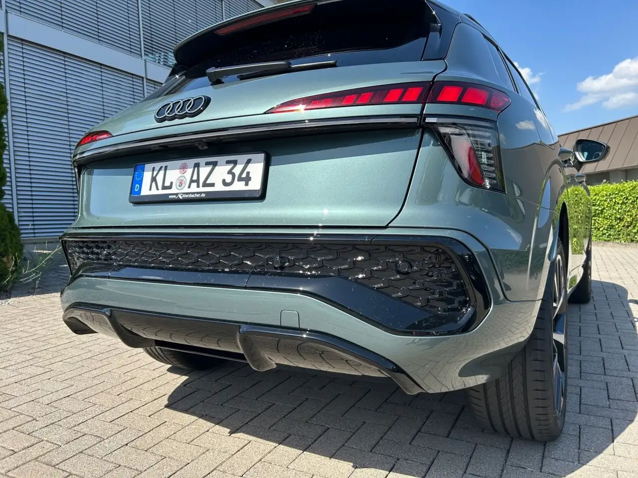 Audi Q3 SUV 2 x S line Dig. Matrix LED Pano Tech pro 12