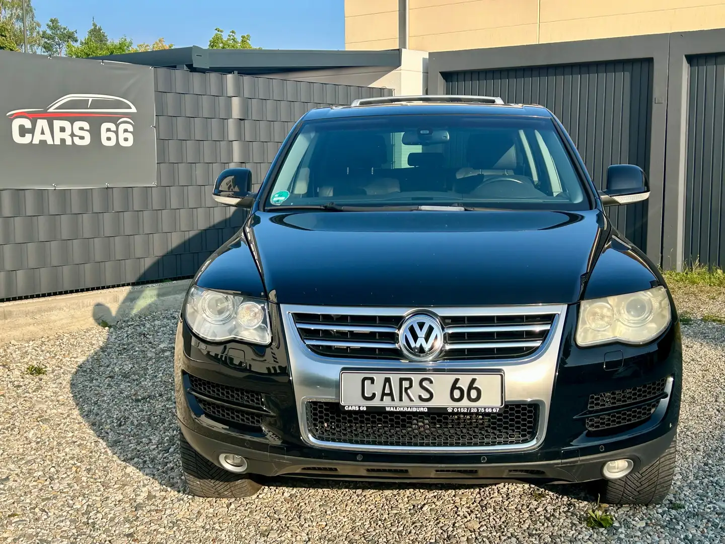 Volkswagen Touareg 4.2 V8 Automatik Schwarz - 1