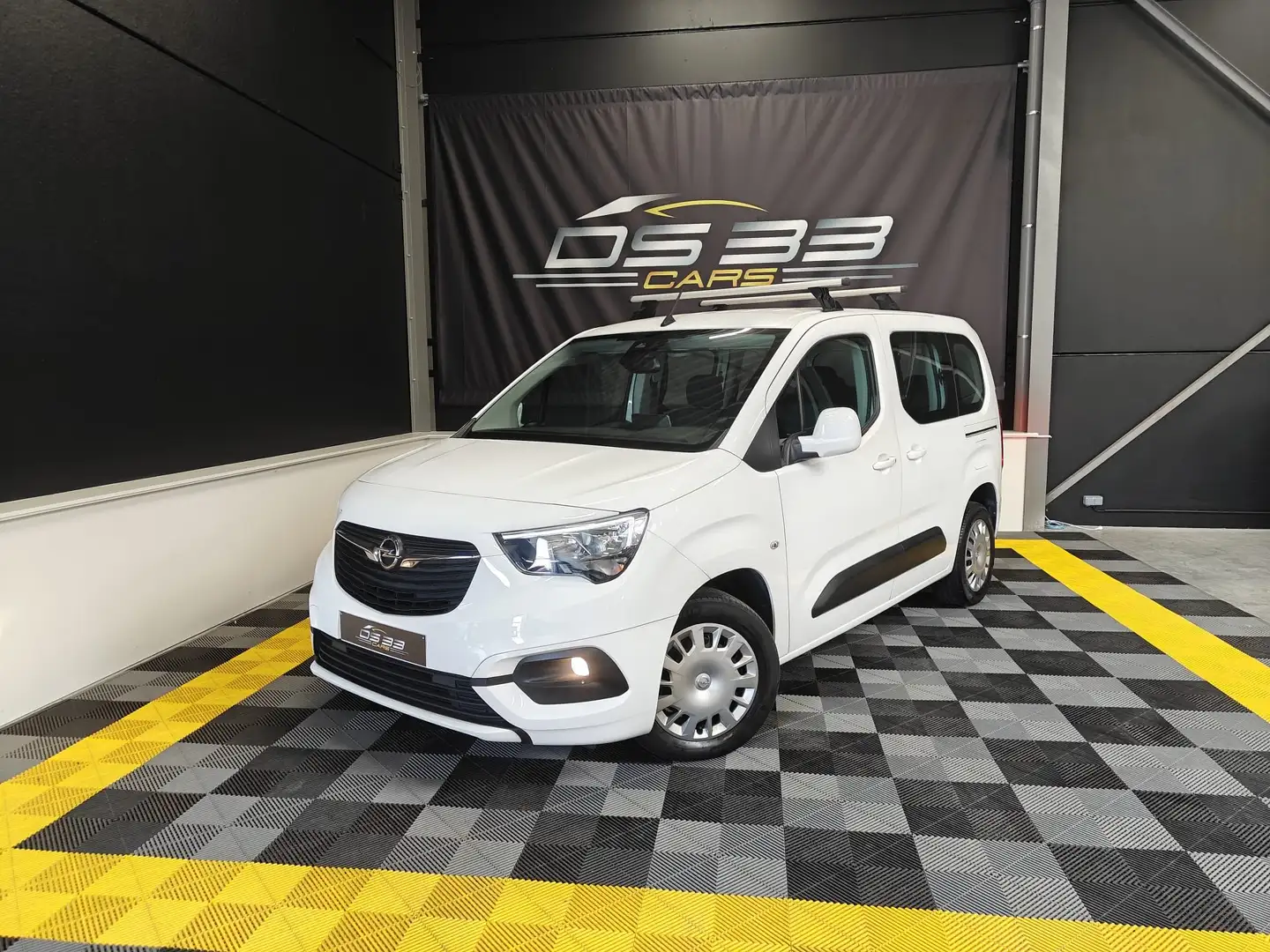 Opel Combo Life 1.2 7-zitplaatsen/PDC/Apple/Navigatie/Cruise Wit - 1