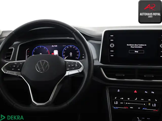 Volkswagen T-Roc view 15