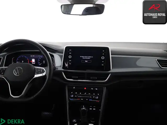 Volkswagen T-Roc view 9