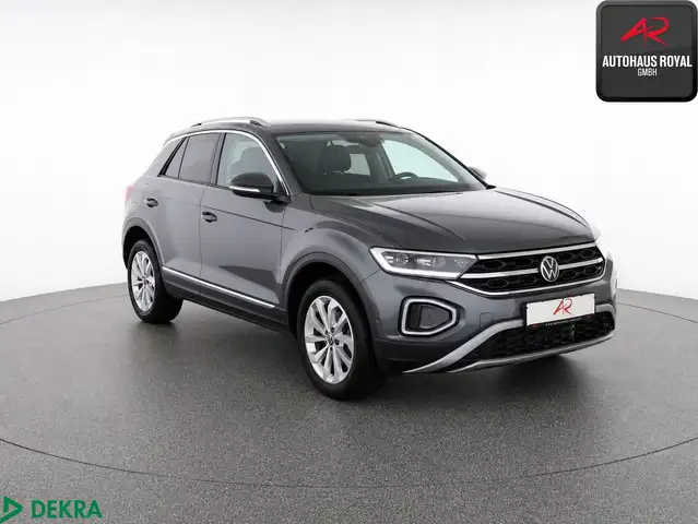 Volkswagen T-Roc view 7