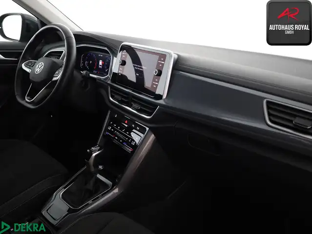 Volkswagen T-Roc view 10