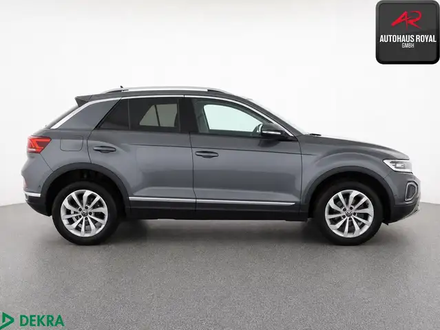 Volkswagen T-Roc view 6