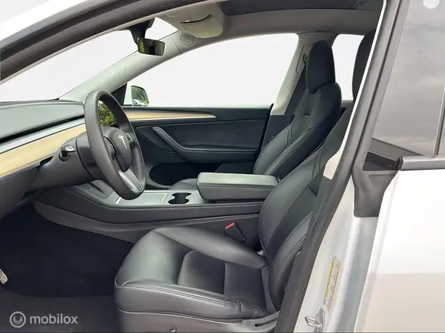 Tesla Model Y view 6