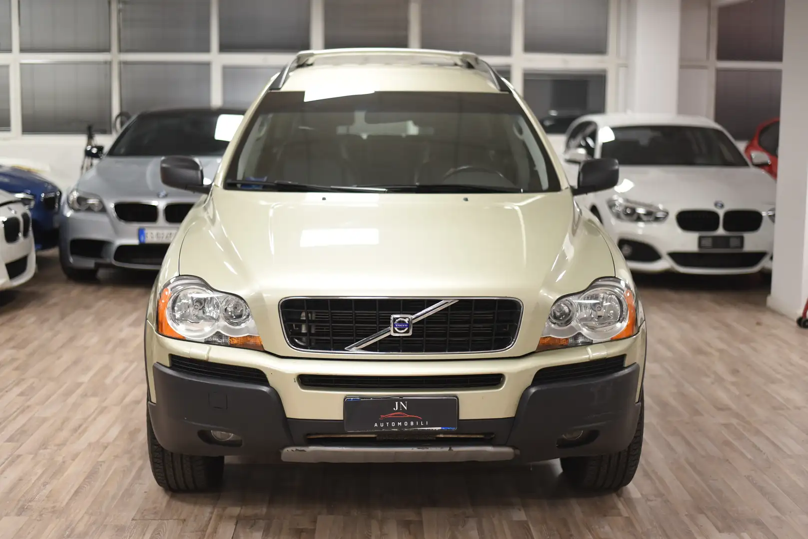 Volvo XC90 2.4 d5 Executive 185cv auto N1 - 2