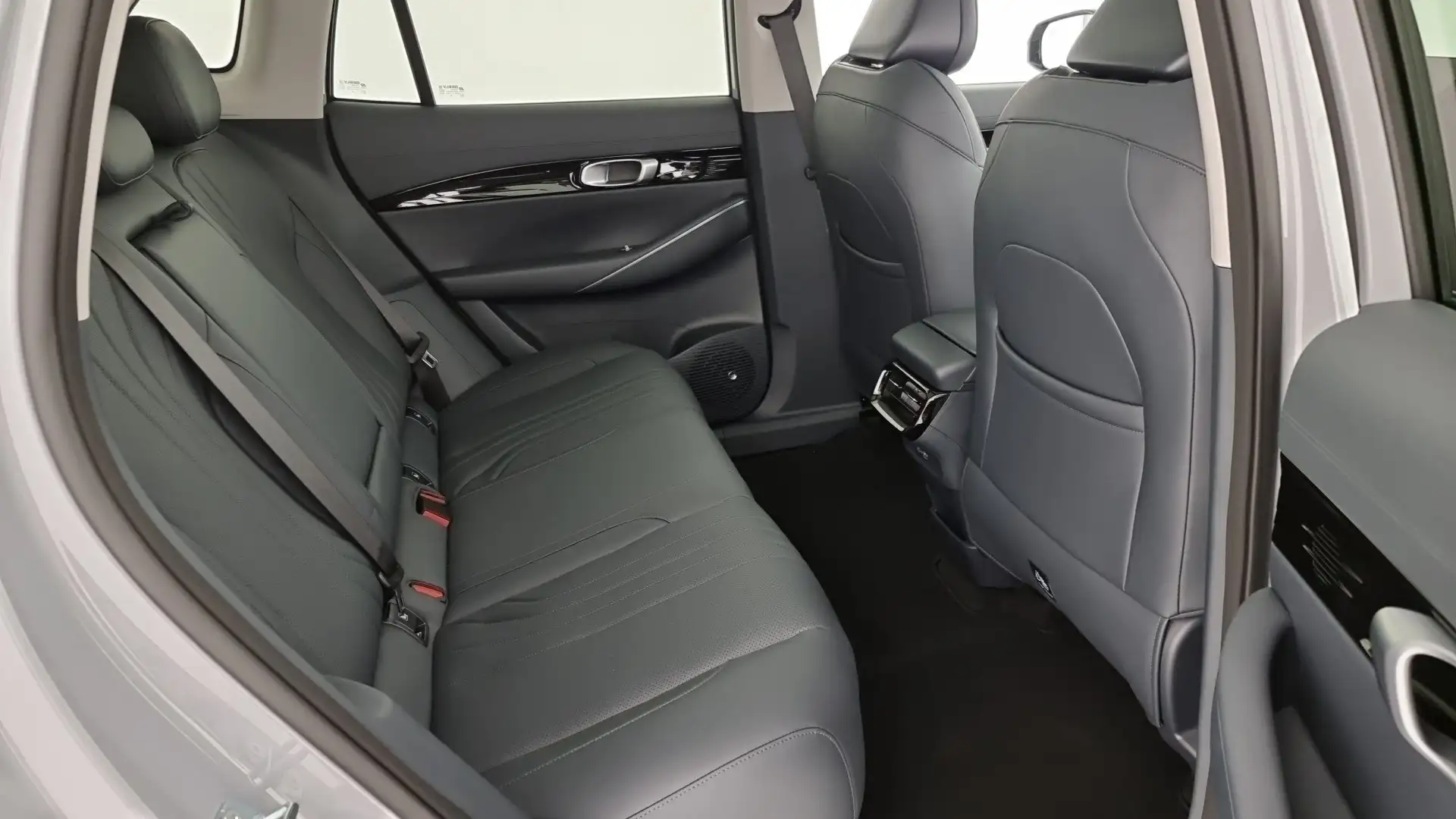 Geely EX5 Launch Edition Schwarz - 2