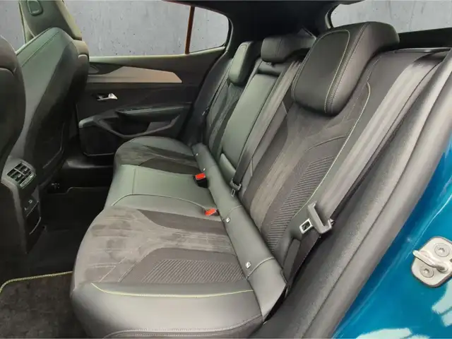 Peugeot 408 view 8