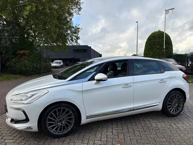 Citroen DS5 view 4