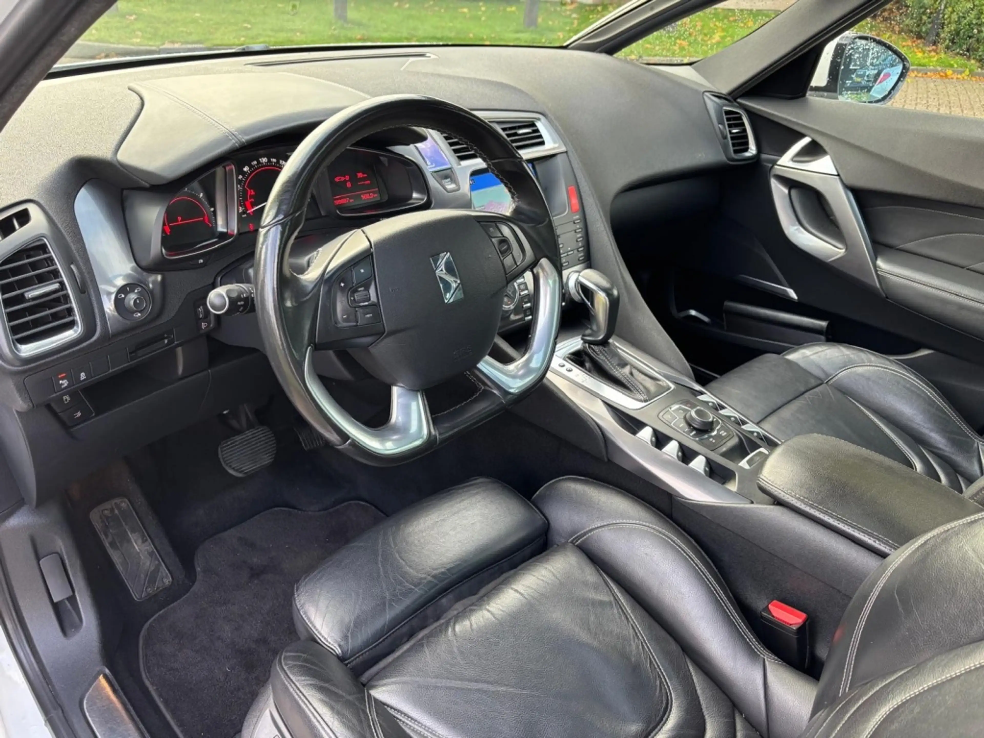 Citroen DS5 1.6 Benzine So Chic Automaat Wit Leer — photo 12