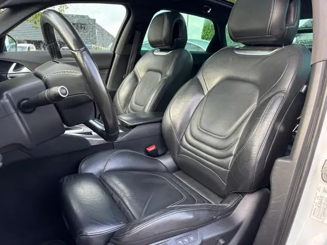 Citroen DS5 view 11