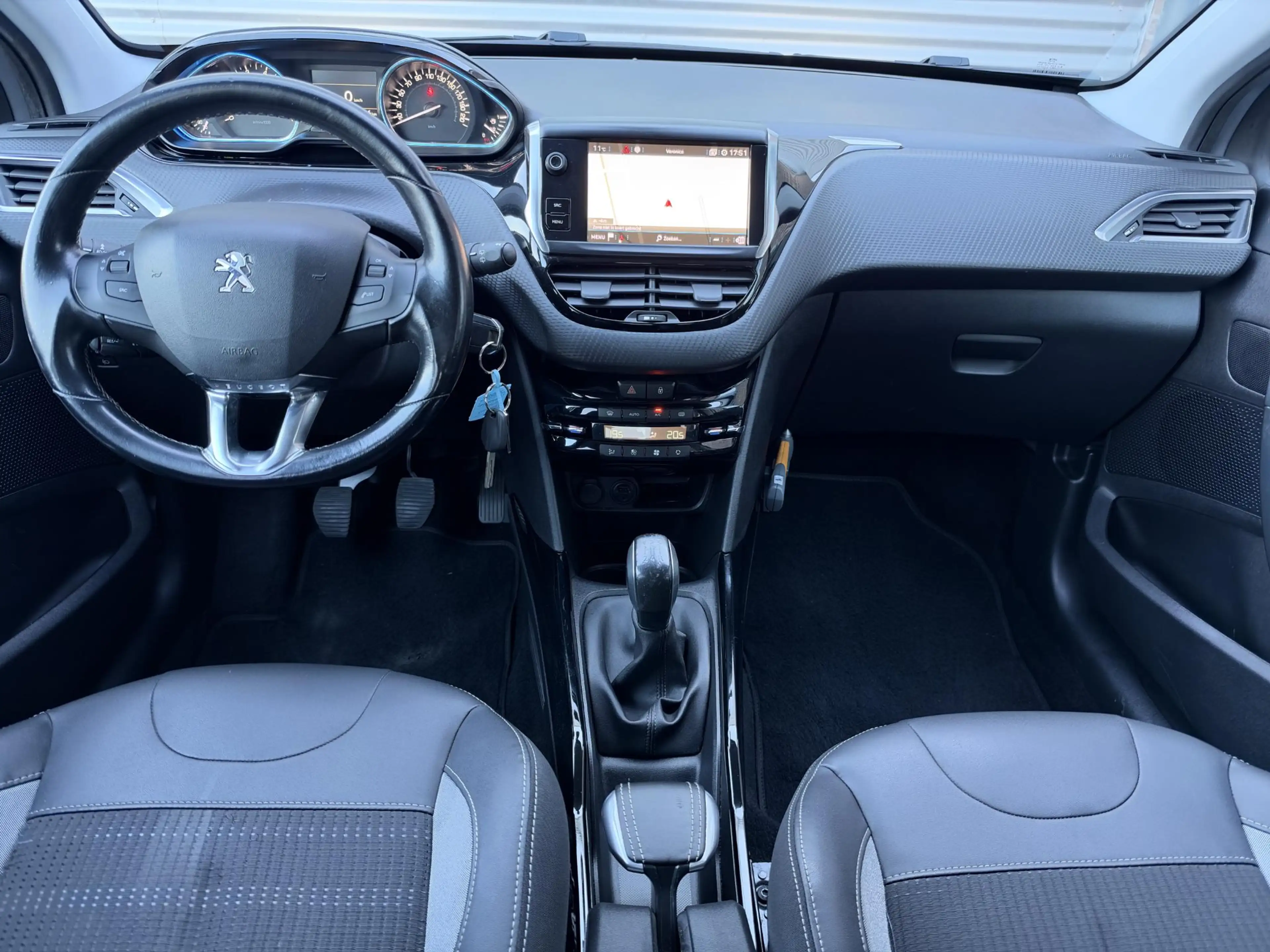 Peugeot 2008 1.2 PureTech Allure Navi|Camera|Carplay|Clima|Trek — photo 11