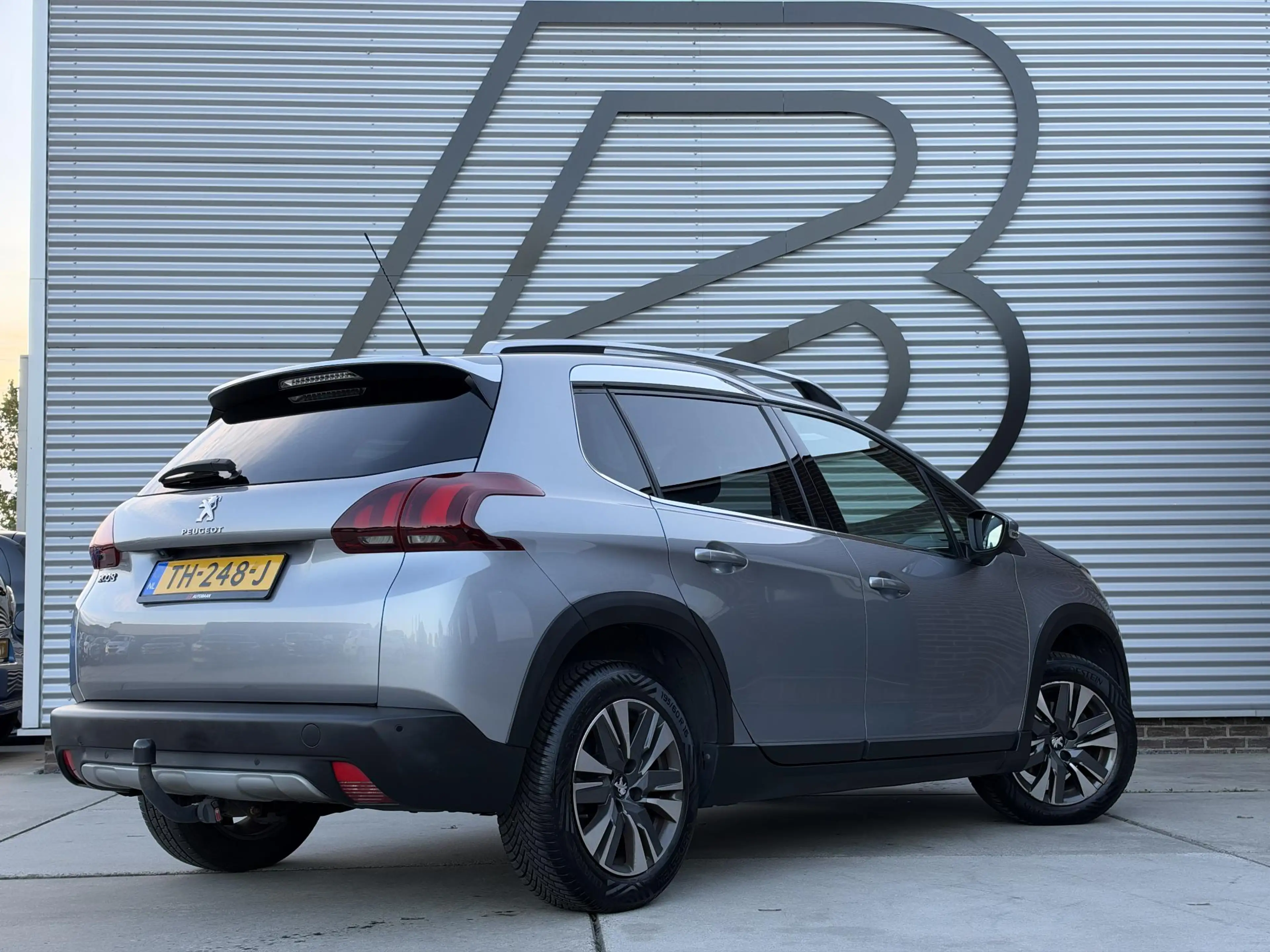 Peugeot 2008 1.2 PureTech Allure Navi|Camera|Carplay|Clima|Trek — photo 3