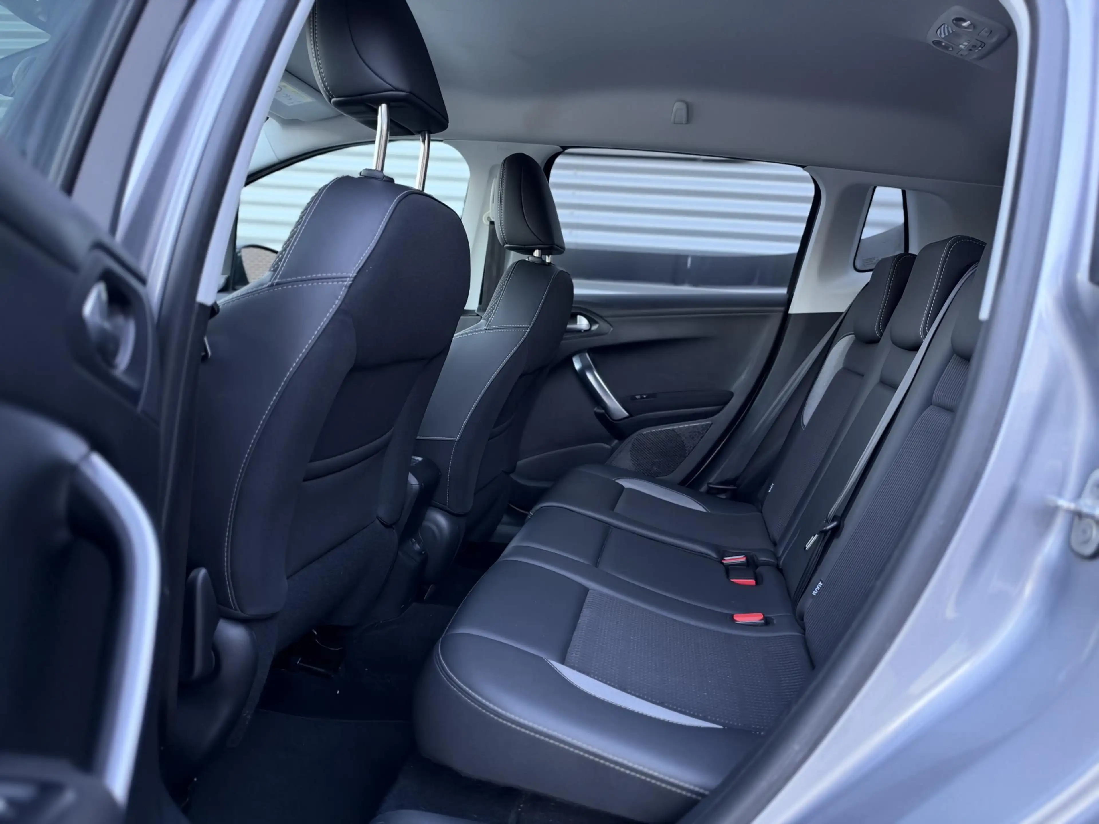 Peugeot 2008 1.2 PureTech Allure Navi|Camera|Carplay|Clima|Trek — photo 8