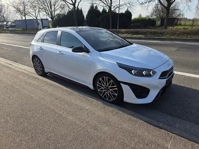 Kia Ceed / cee'd GT 1.6 T-GDi GT ISG DCT 2023' AUT. FULL OPTIES  !!