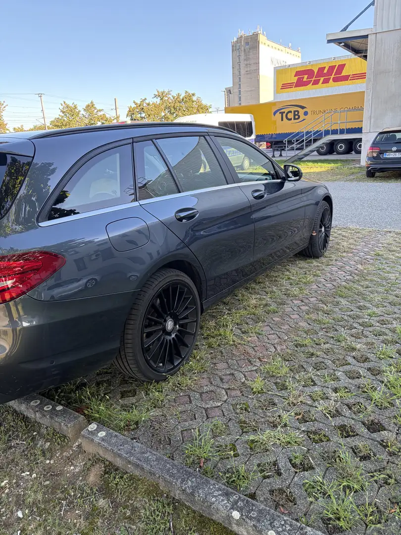Mercedes-Benz CE 220 - 1