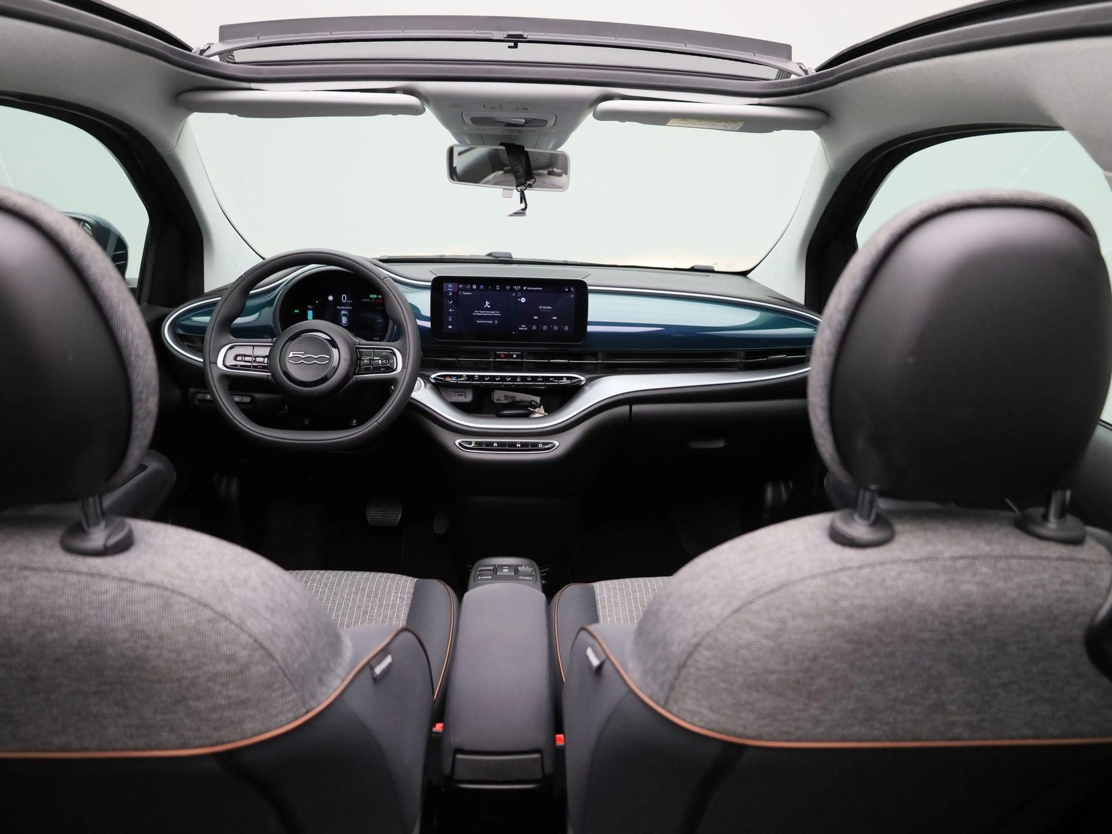 Fiat 500C Icon 42 kWh Cabrio | LMV | cruise control | Camera — photo 7