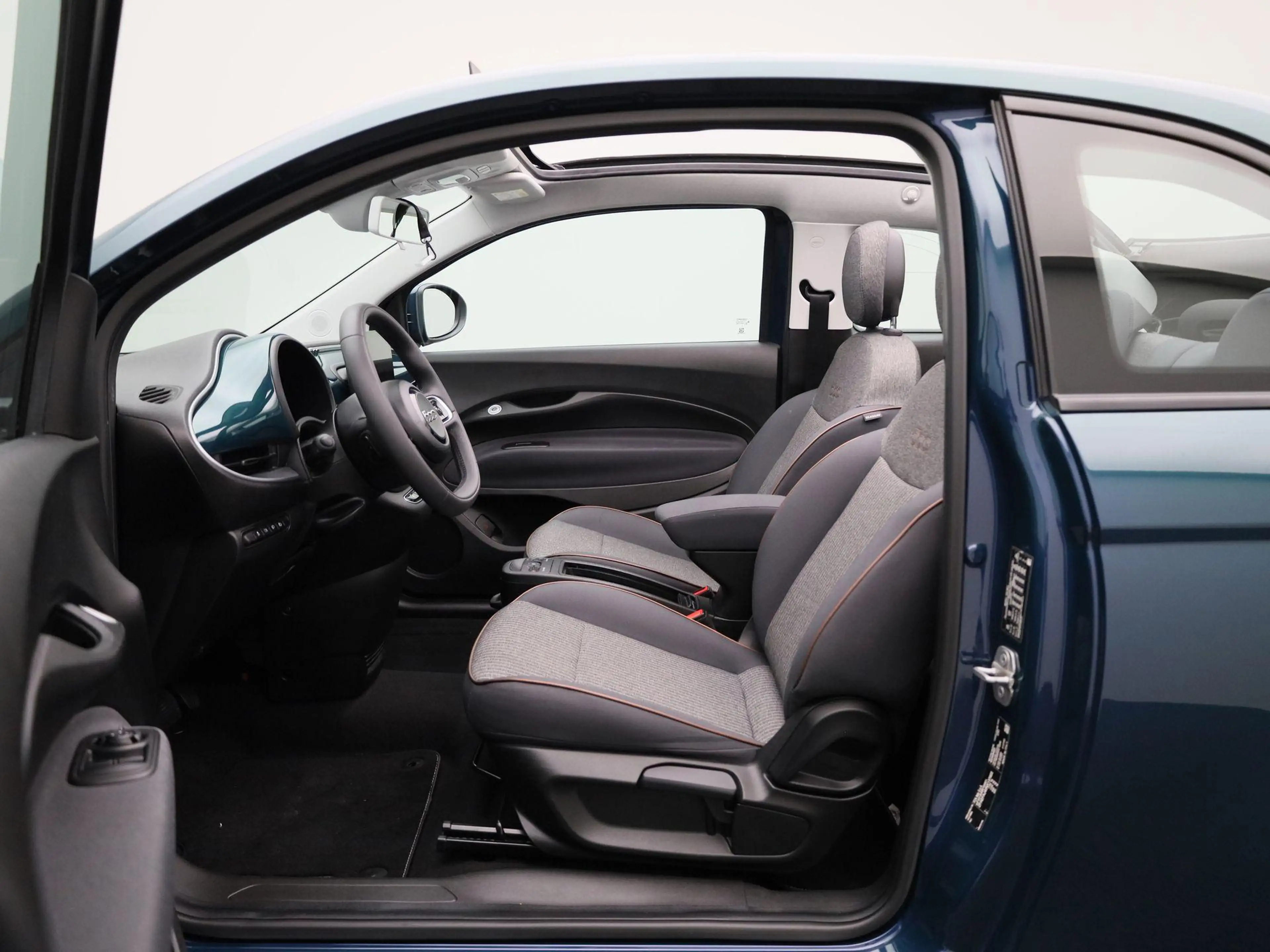 Fiat 500C Icon 42 kWh Cabrio | LMV | cruise control | Camera — photo 9
