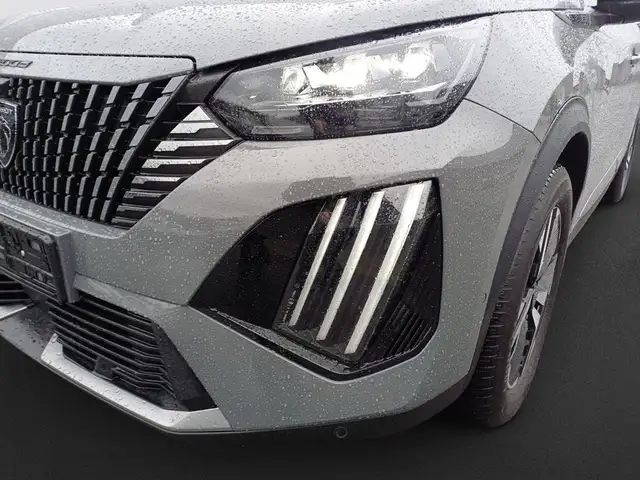 Peugeot 2008 view 9